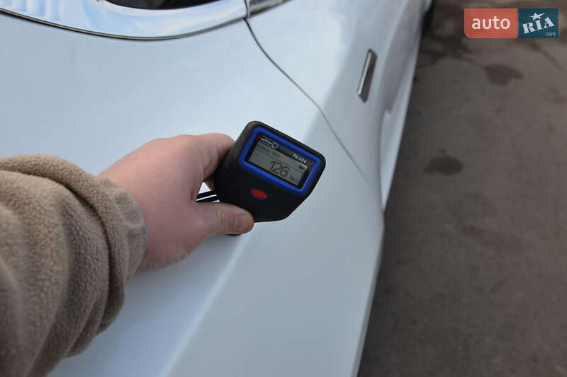 Лифтбек Tesla Model S 2014 в Луцке