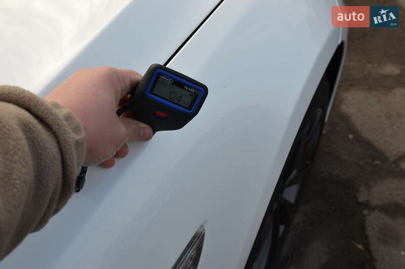 Лифтбек Tesla Model S 2014 в Луцке