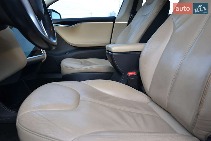 Лифтбек Tesla Model S 2012 в Луцке