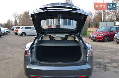 Лифтбек Tesla Model S 2015 в Луцке
