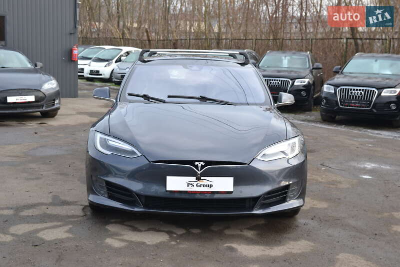Лифтбек Tesla Model S 2016 в Луцке