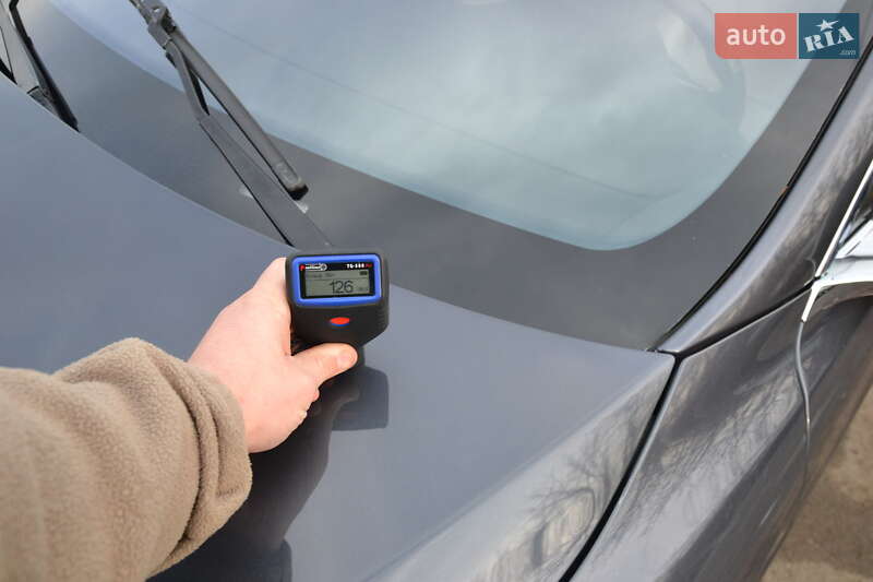 Лифтбек Tesla Model S 2016 в Луцке