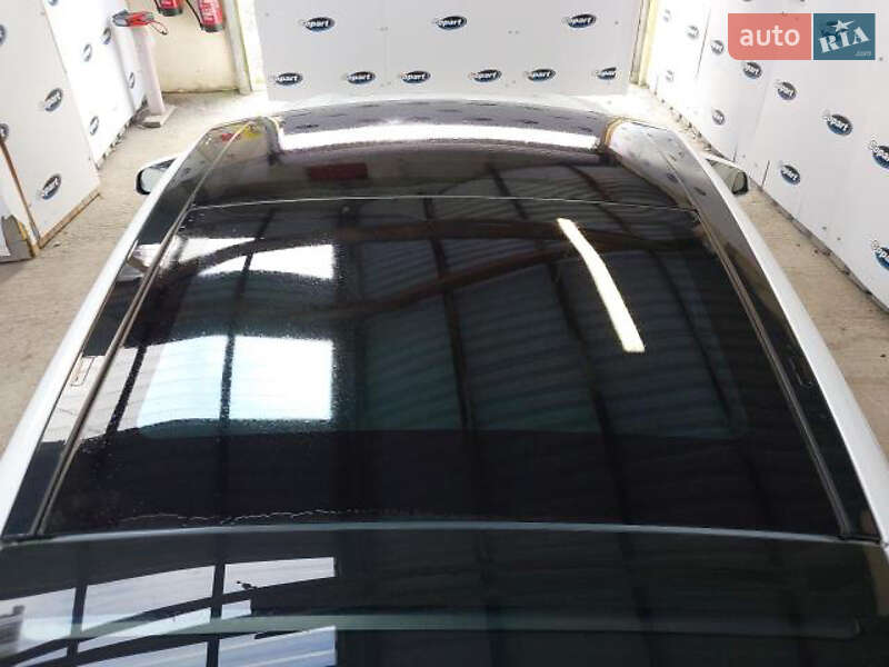 Лифтбек Tesla Model S 2015 в Львове