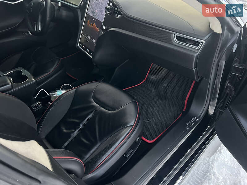 Лифтбек Tesla Model S 2013 в Киеве