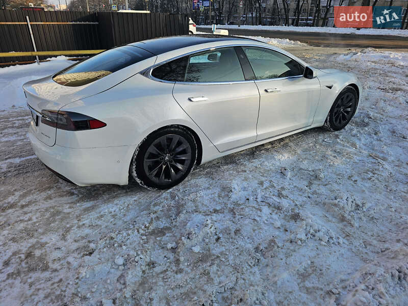 Лифтбек Tesla Model S 2019 в Хмельницком