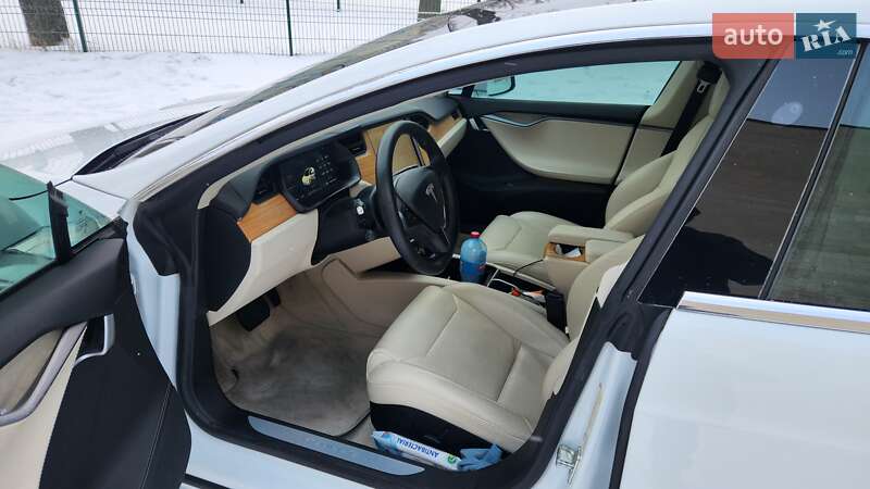 Лифтбек Tesla Model S 2018 в Киеве