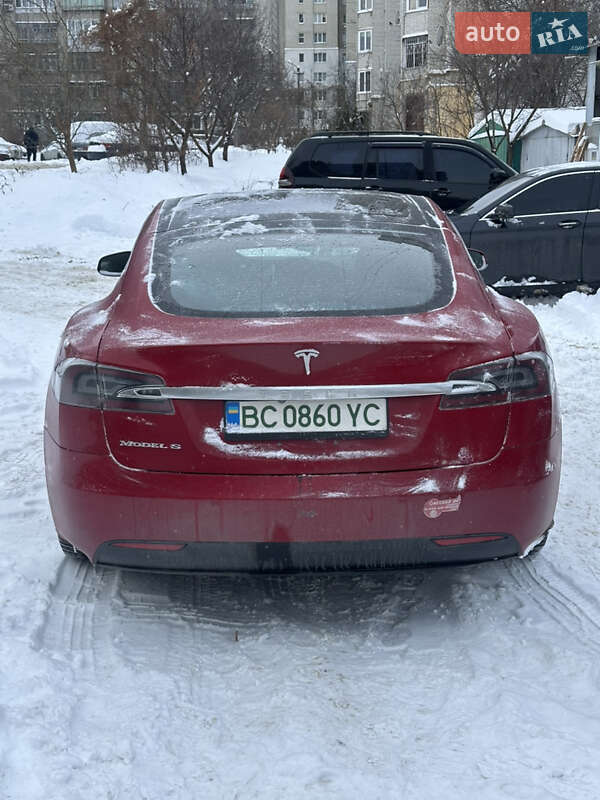 Лифтбек Tesla Model S 2016 в Львове
