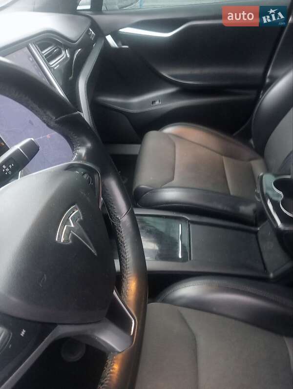 Лифтбек Tesla Model S 2017 в Житомире