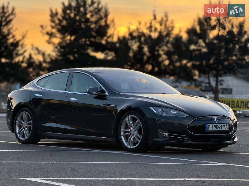 Лифтбек Tesla Model S 2014 в Одессе