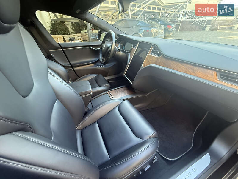 Лифтбек Tesla Model S 2020 в Одессе