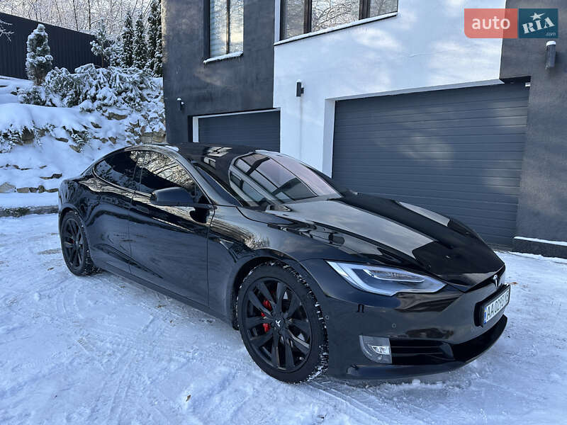 Лифтбек Tesla Model S 2019 в Киеве