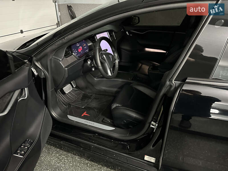 Лифтбек Tesla Model S 2019 в Киеве