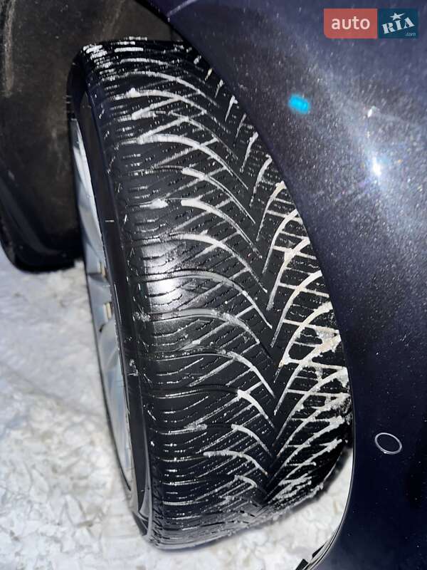 Лифтбек Tesla Model S 2016 в Киеве