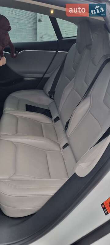 Лифтбек Tesla Model S 2014 в Николаеве