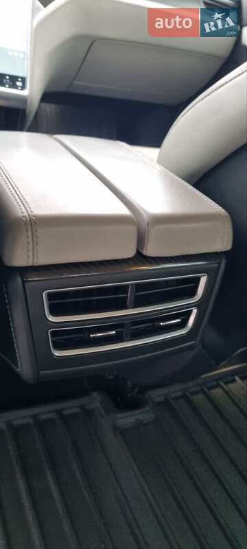 Лифтбек Tesla Model S 2014 в Николаеве