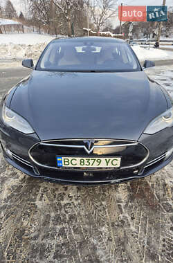 Лифтбек Tesla Model S 2015 в Львове