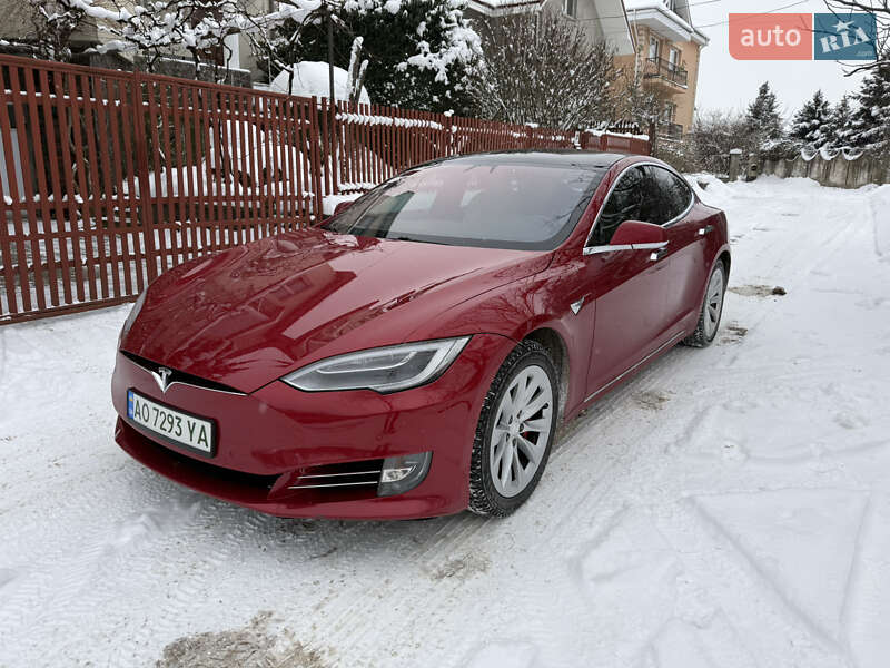 Лифтбек Tesla Model S 2020 в Ужгороде