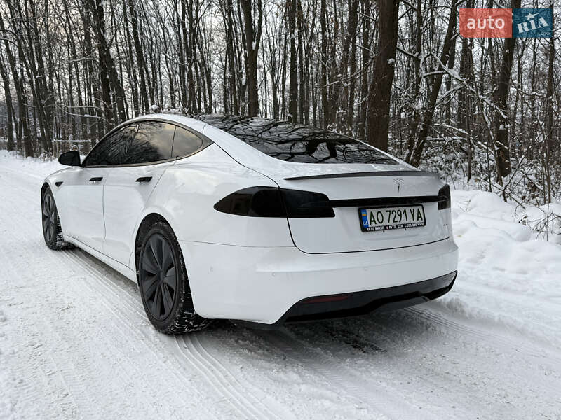 Лифтбек Tesla Model S 2021 в Ужгороде
