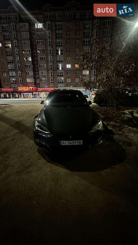 Лифтбек Tesla Model S 2016 в Ирпене