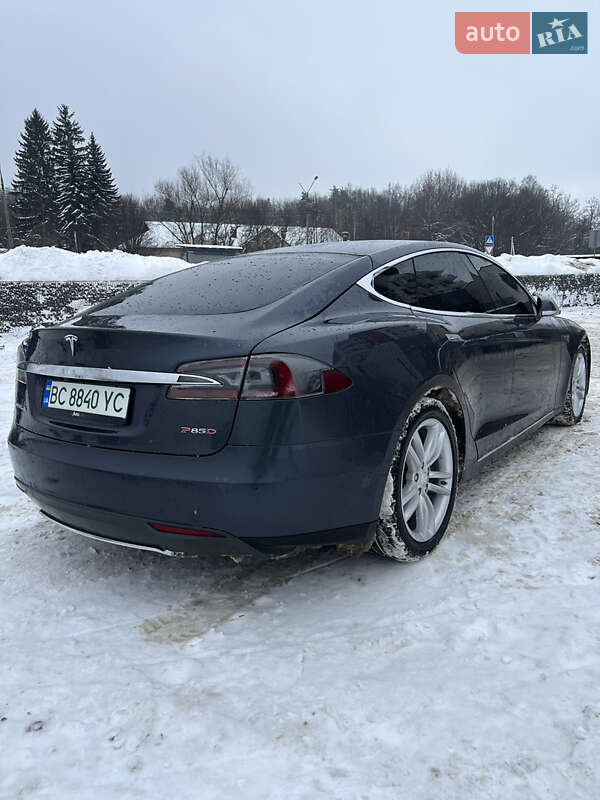 Лифтбек Tesla Model S 2015 в Львове