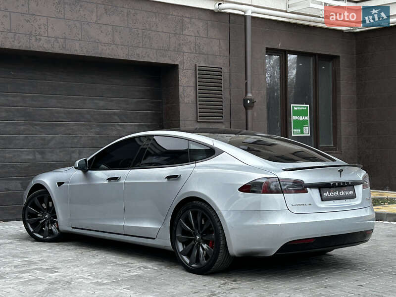 Лифтбек Tesla Model S 2017 в Николаеве