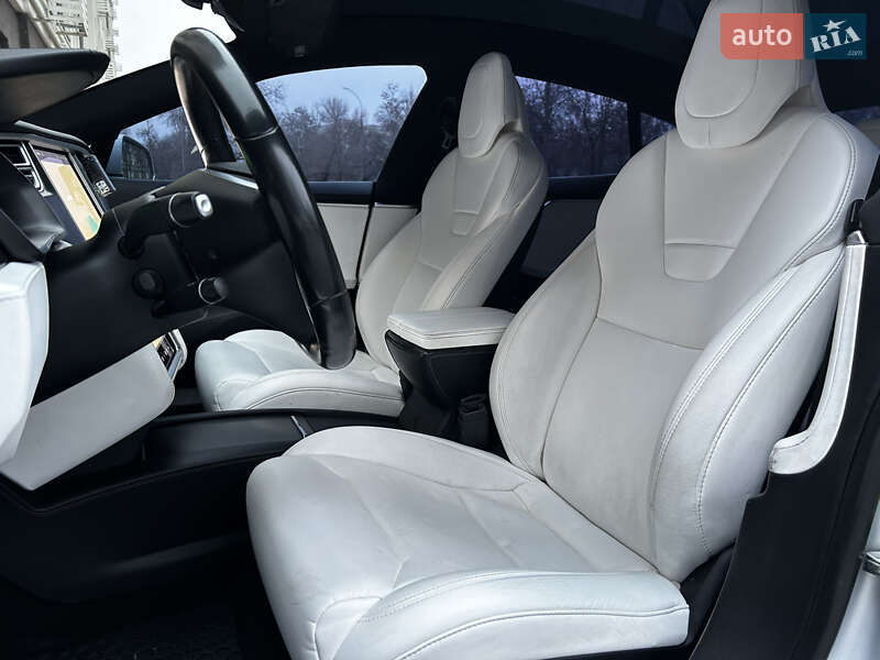 Лифтбек Tesla Model S 2017 в Николаеве