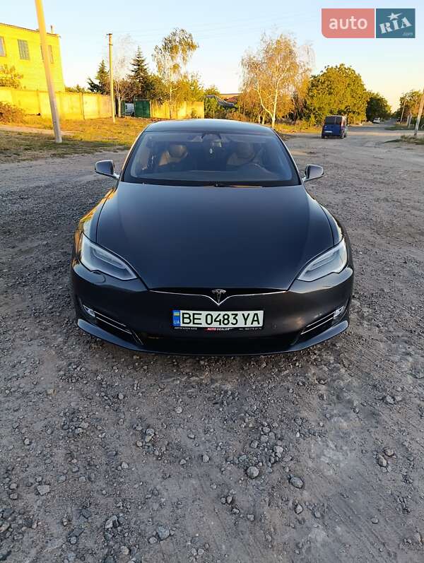 Лифтбек Tesla Model S 2016 в Вознесенске