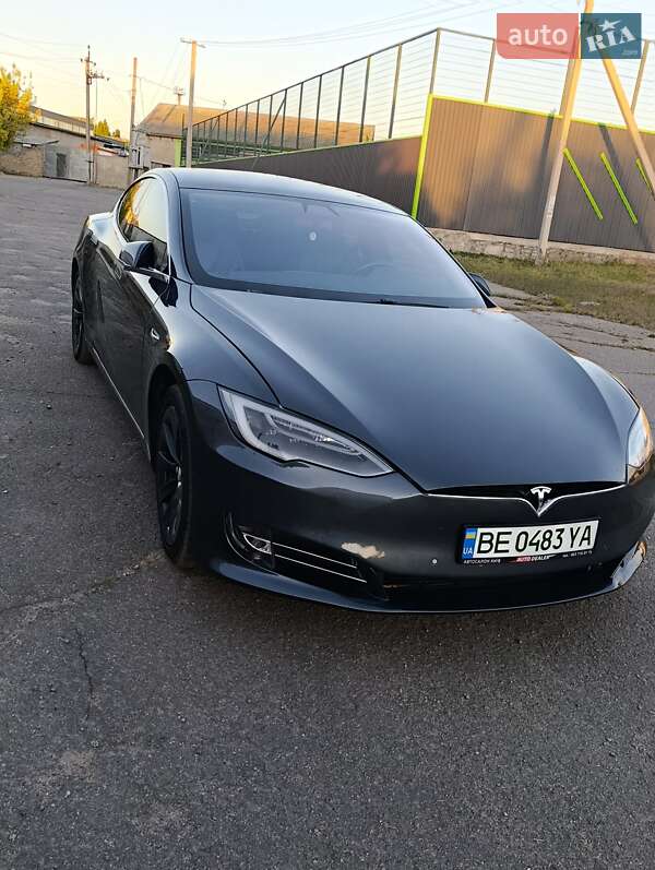 Ліфтбек Tesla Model S 2016 в Вознесенську