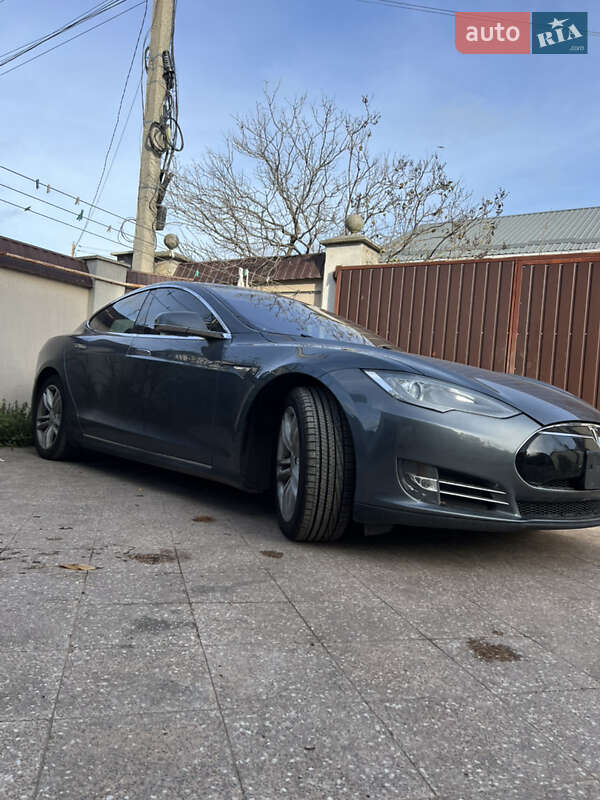 Лифтбек Tesla Model S 2013 в Одессе