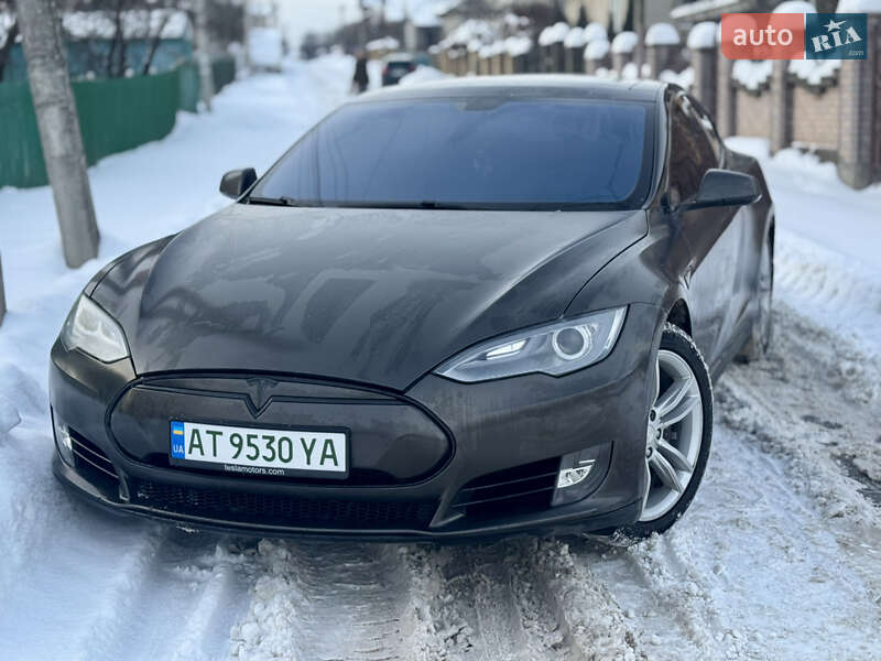 Лифтбек Tesla Model S 2014 в Ивано-Франковске