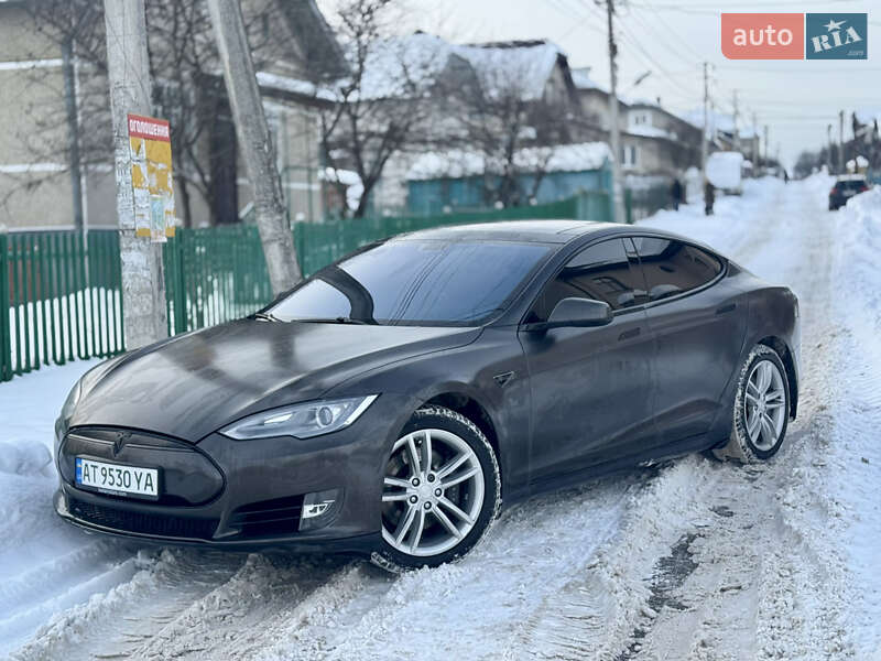 Лифтбек Tesla Model S 2014 в Ивано-Франковске