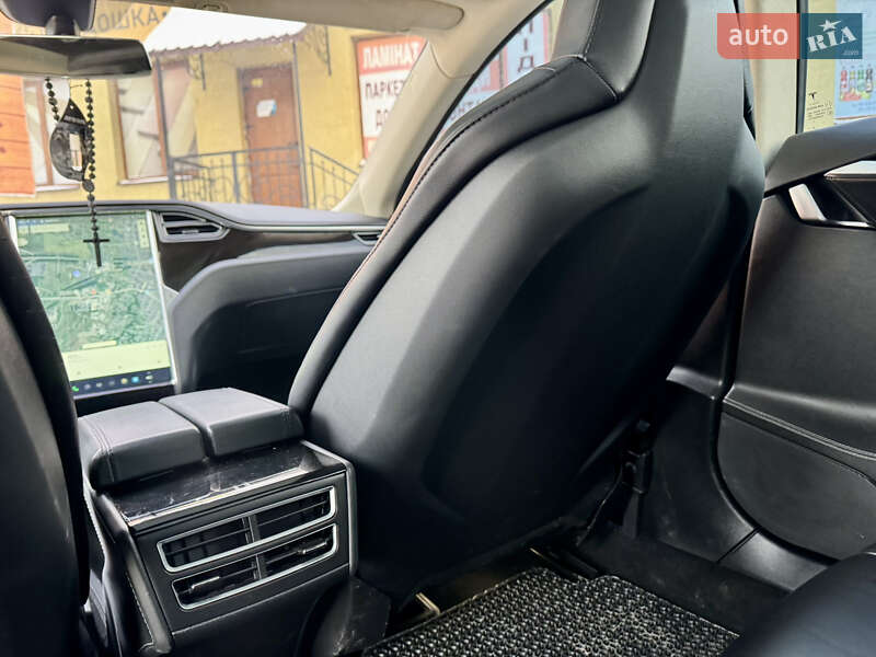 Лифтбек Tesla Model S 2014 в Ивано-Франковске
