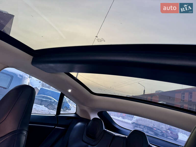 Лифтбек Tesla Model S 2014 в Ивано-Франковске