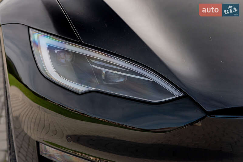 Лифтбек Tesla Model S 2022 в Львове