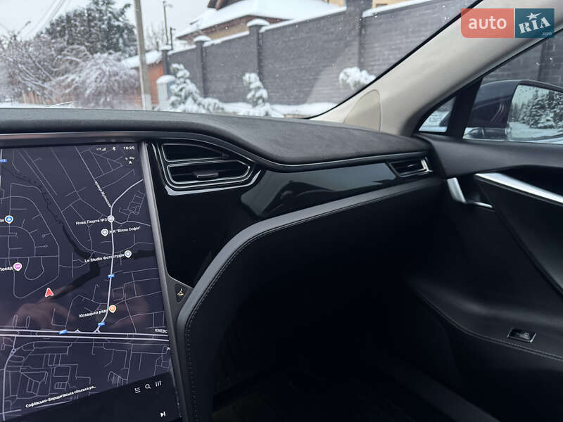 Лифтбек Tesla Model S 2015 в Киеве фото 16 Лифтбек Tesla Model S 2015 в Киеве
