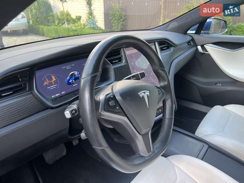 Лифтбек Tesla Model S 2018 в Киеве