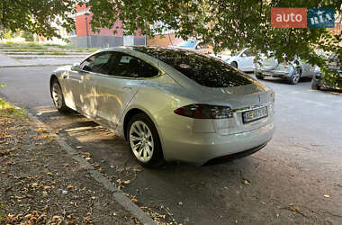 Лифтбек Tesla Model S 2017 в Днепре
