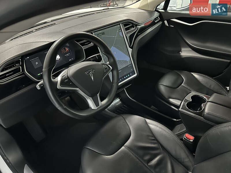 Лифтбек Tesla Model S 2015 в Миргороде фото 21 Лифтбек Tesla Model S 2015 в Миргороде
