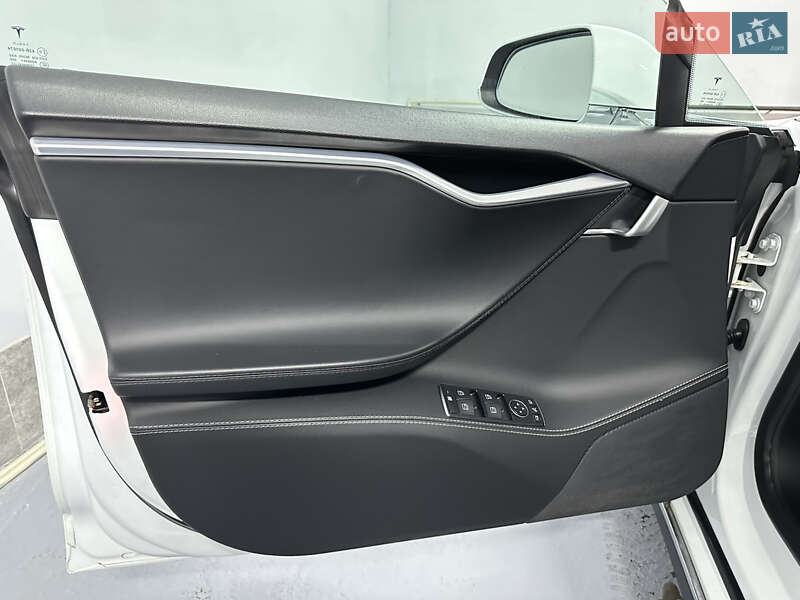 Лифтбек Tesla Model S 2015 в Миргороде фото 38 Лифтбек Tesla Model S 2015 в Миргороде