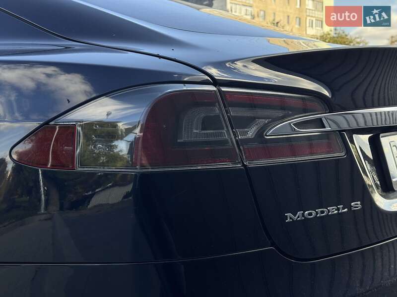 Лифтбек Tesla Model S 2013 в Каменец-Подольском