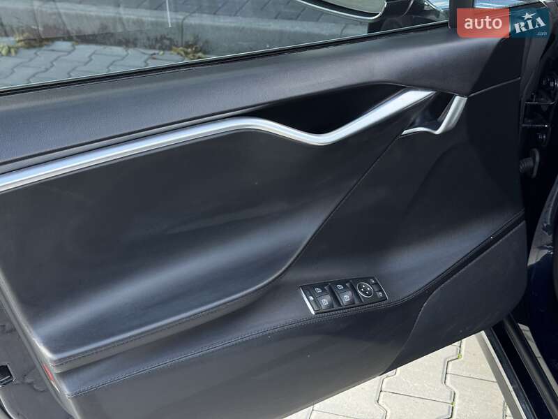 Лифтбек Tesla Model S 2013 в Каменец-Подольском