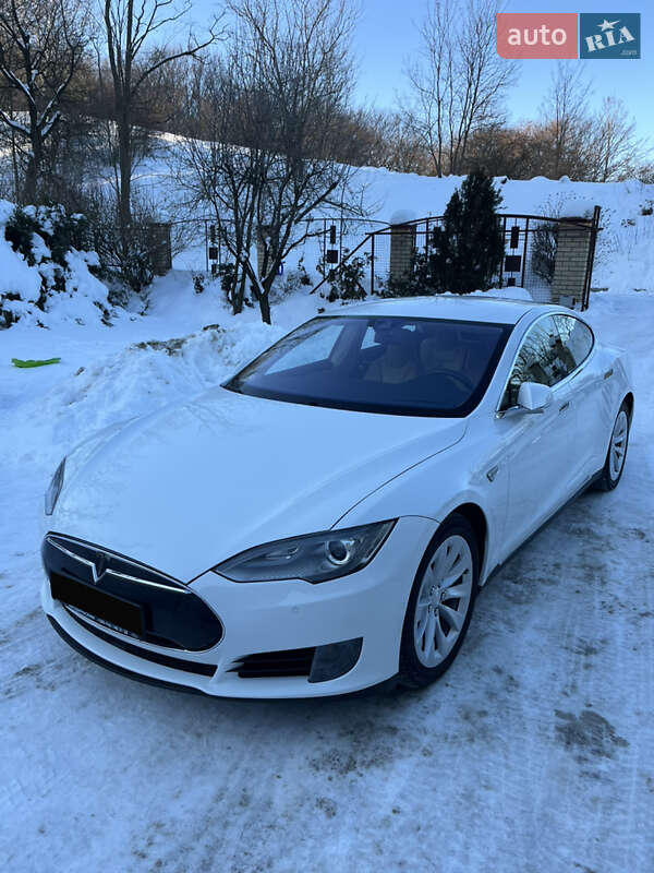 Лифтбек Tesla Model S 2016 в Львове фото 2 Лифтбек Tesla Model S 2016 в Львове