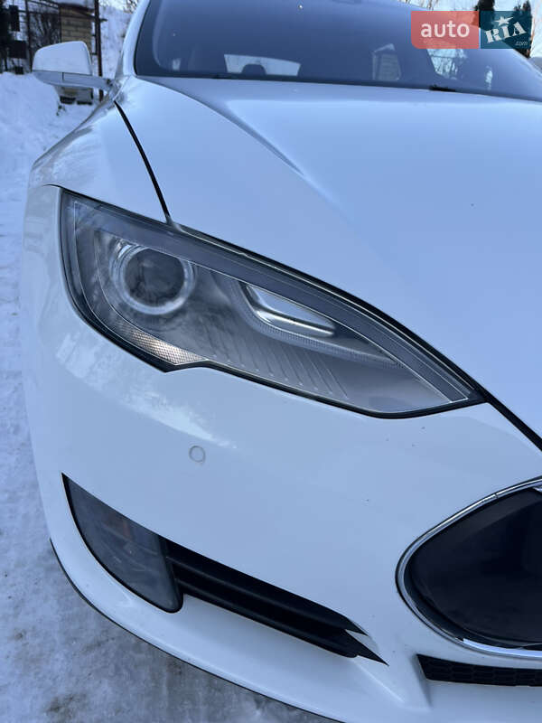 Лифтбек Tesla Model S 2016 в Львове фото 9 Лифтбек Tesla Model S 2016 в Львове