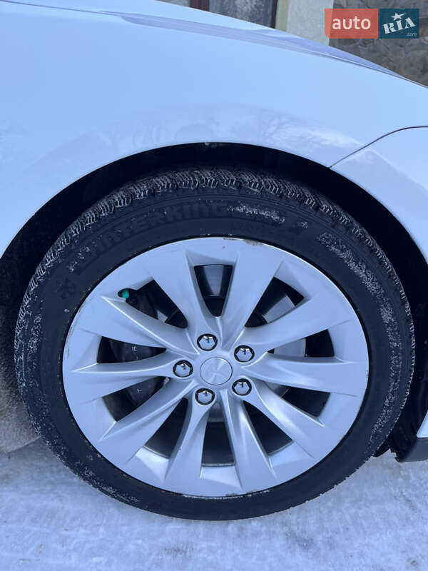 Лифтбек Tesla Model S 2016 в Львове фото 12 Лифтбек Tesla Model S 2016 в Львове