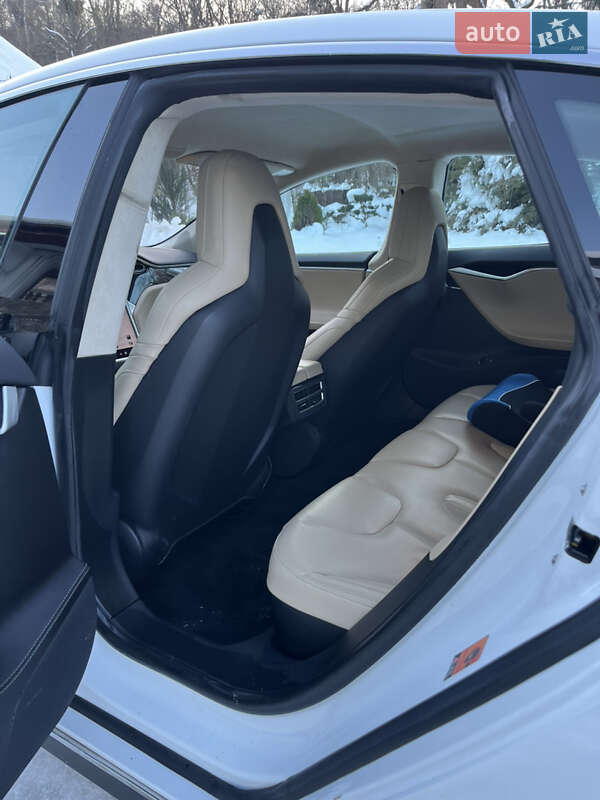 Лифтбек Tesla Model S 2016 в Львове фото 20 Лифтбек Tesla Model S 2016 в Львове