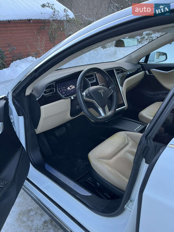 Лифтбек Tesla Model S 2016 в Львове фото 15 Лифтбек Tesla Model S 2016 в Львове