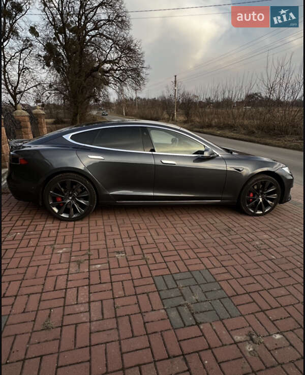 Лифтбек Tesla Model S 2020 в Ровно
