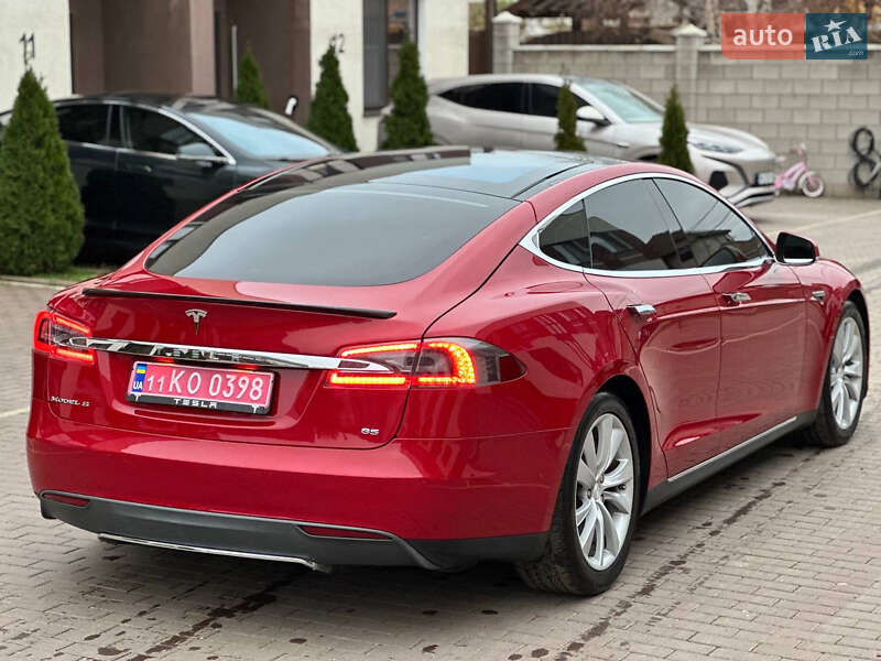 Лифтбек Tesla Model S 2015 в Одессе