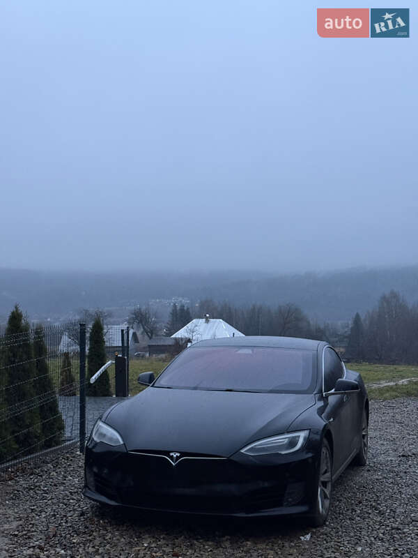 Лифтбек Tesla Model S 2016 в Черновцах фото 15 Лифтбек Tesla Model S 2016 в Черновцах