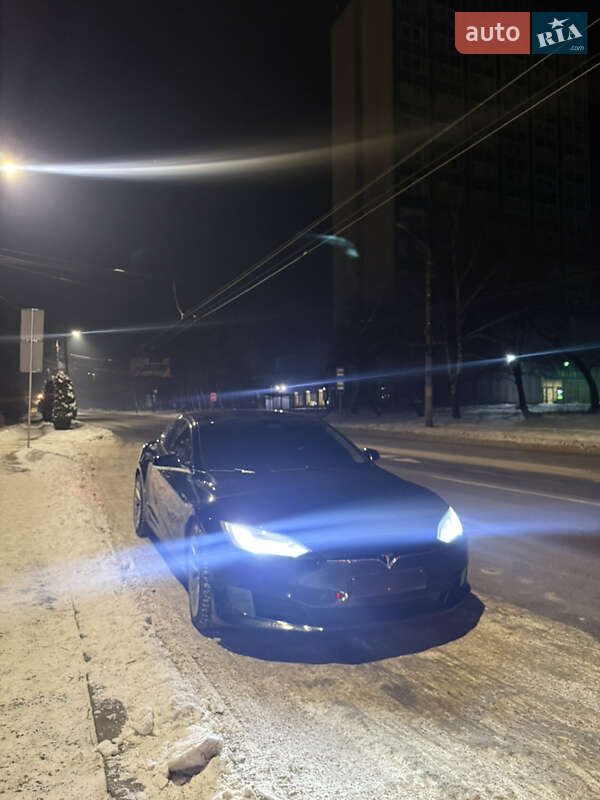 Лифтбек Tesla Model S 2016 в Черновцах фото 17 Лифтбек Tesla Model S 2016 в Черновцах